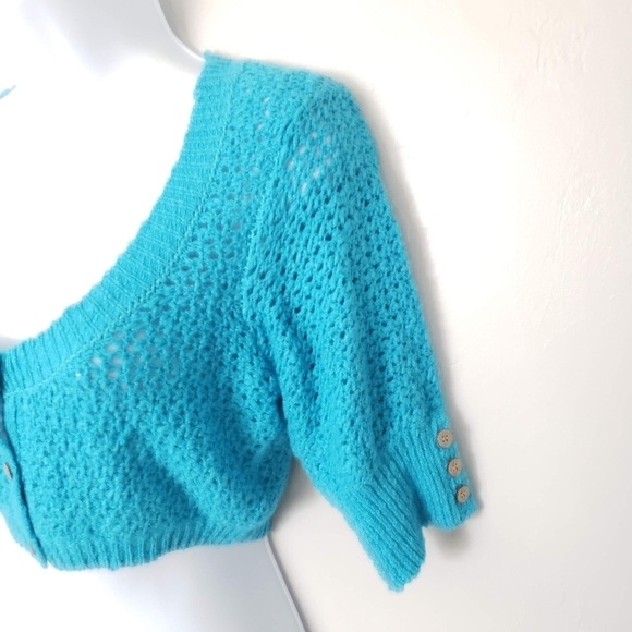 Free People Beach NWOT Women's Small Bright Blue Crochet Knit Crop Top Cardigan - Picture 2 of 6